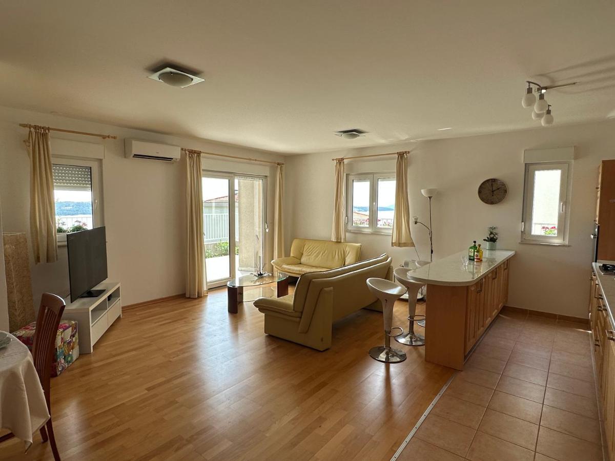 Aurora Luxury Apartment โตรกีร์ ภายนอก รูปภาพ