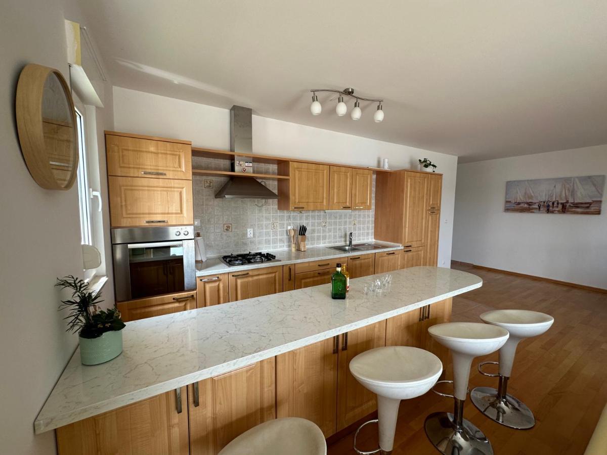 Aurora Luxury Apartment โตรกีร์ ภายนอก รูปภาพ