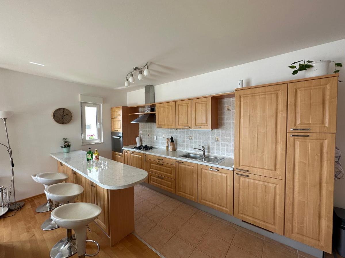 Aurora Luxury Apartment โตรกีร์ ภายนอก รูปภาพ