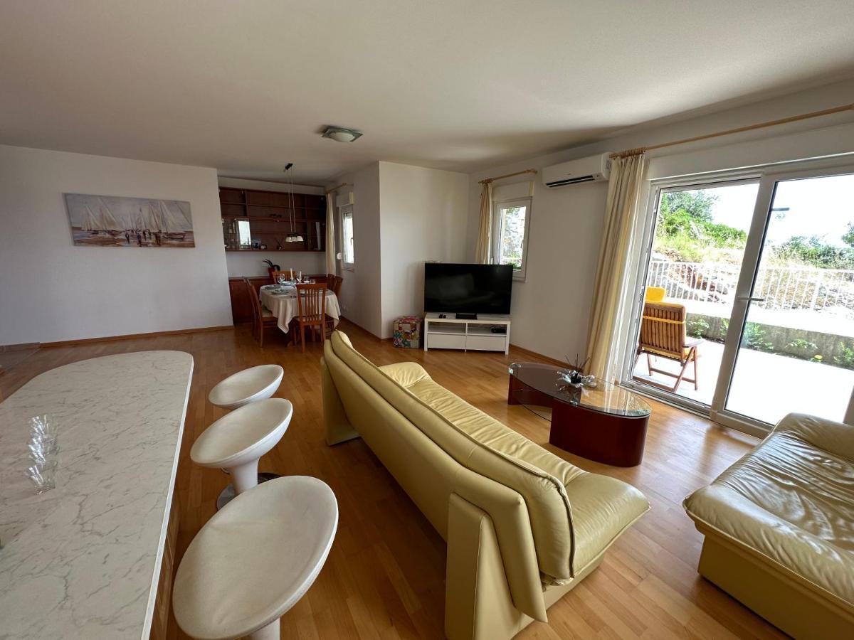 Aurora Luxury Apartment โตรกีร์ ภายนอก รูปภาพ