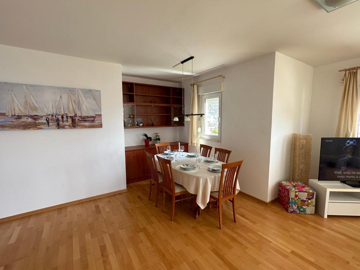 Aurora Luxury Apartment โตรกีร์ ภายนอก รูปภาพ