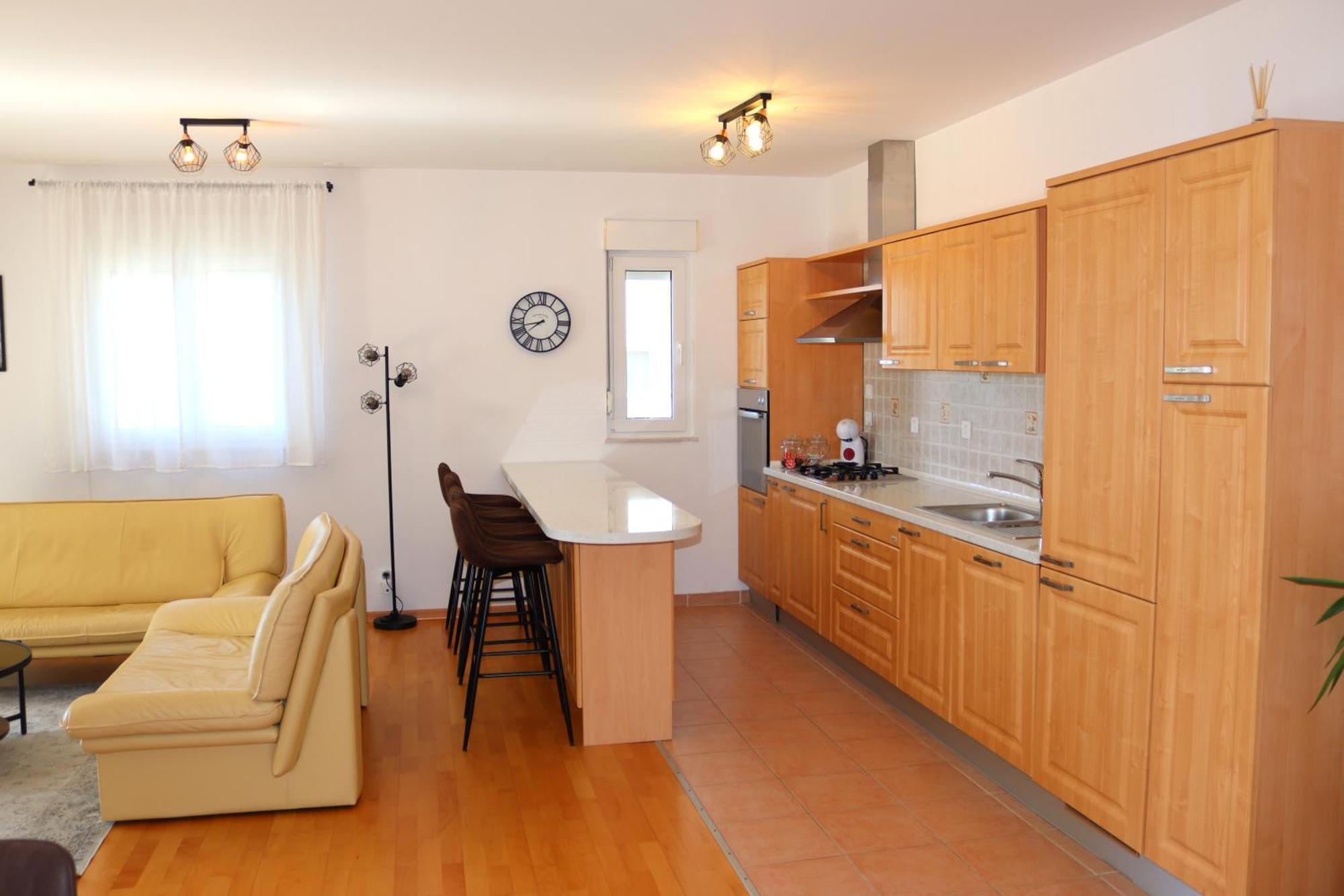 Aurora Luxury Apartment โตรกีร์ ภายนอก รูปภาพ