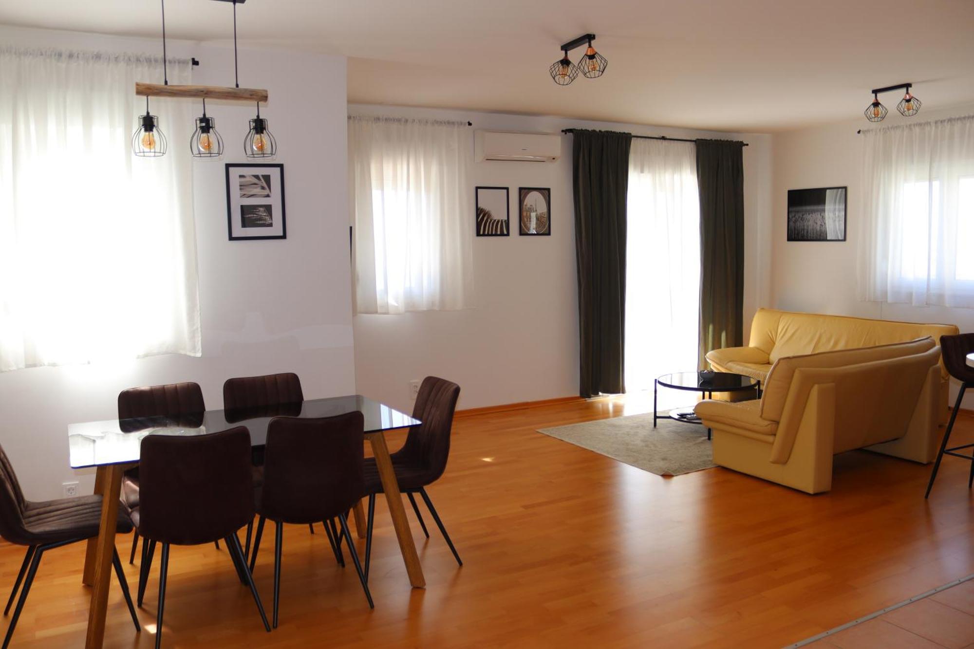 Aurora Luxury Apartment โตรกีร์ ภายนอก รูปภาพ