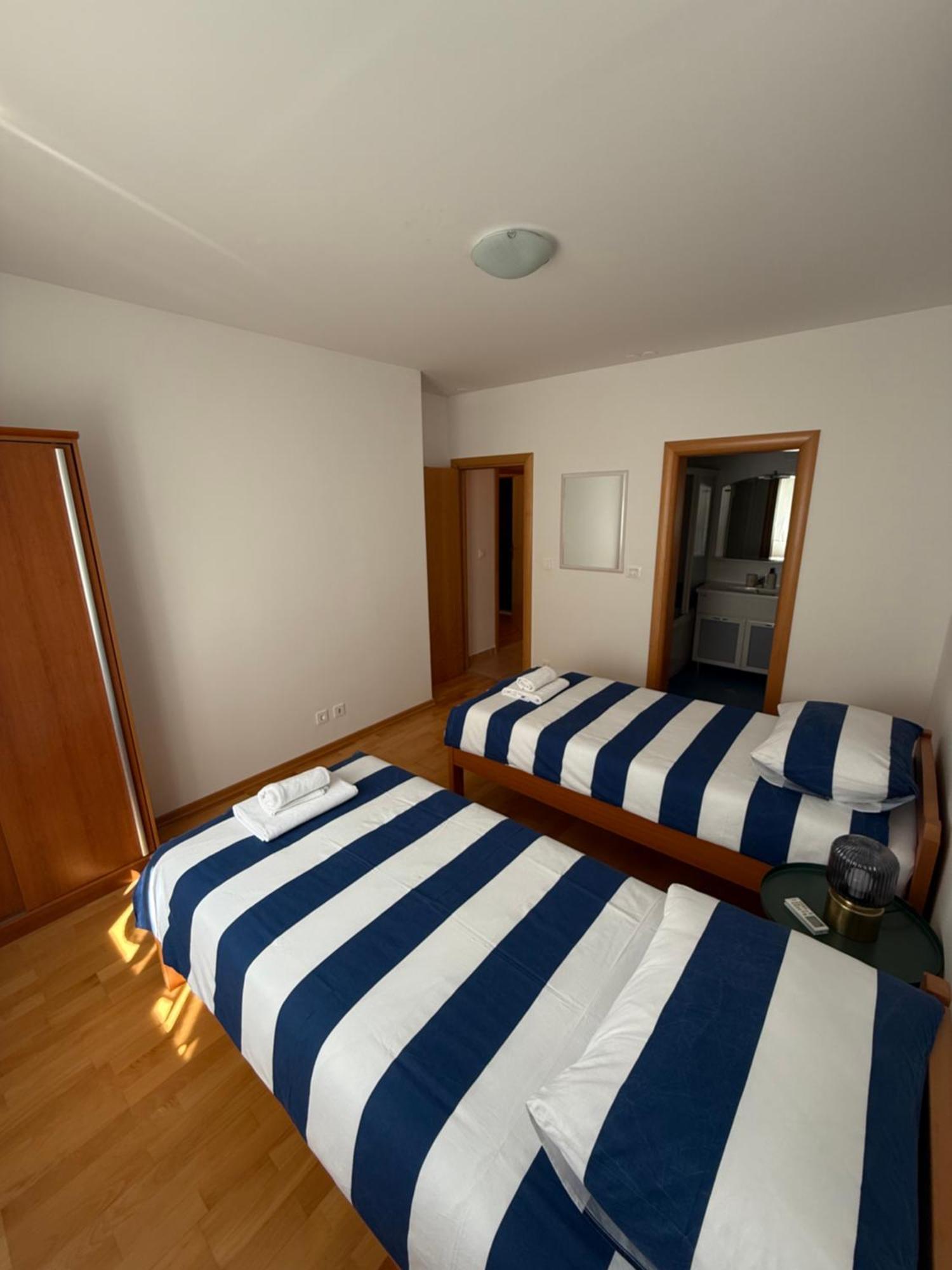 Aurora Luxury Apartment โตรกีร์ ภายนอก รูปภาพ