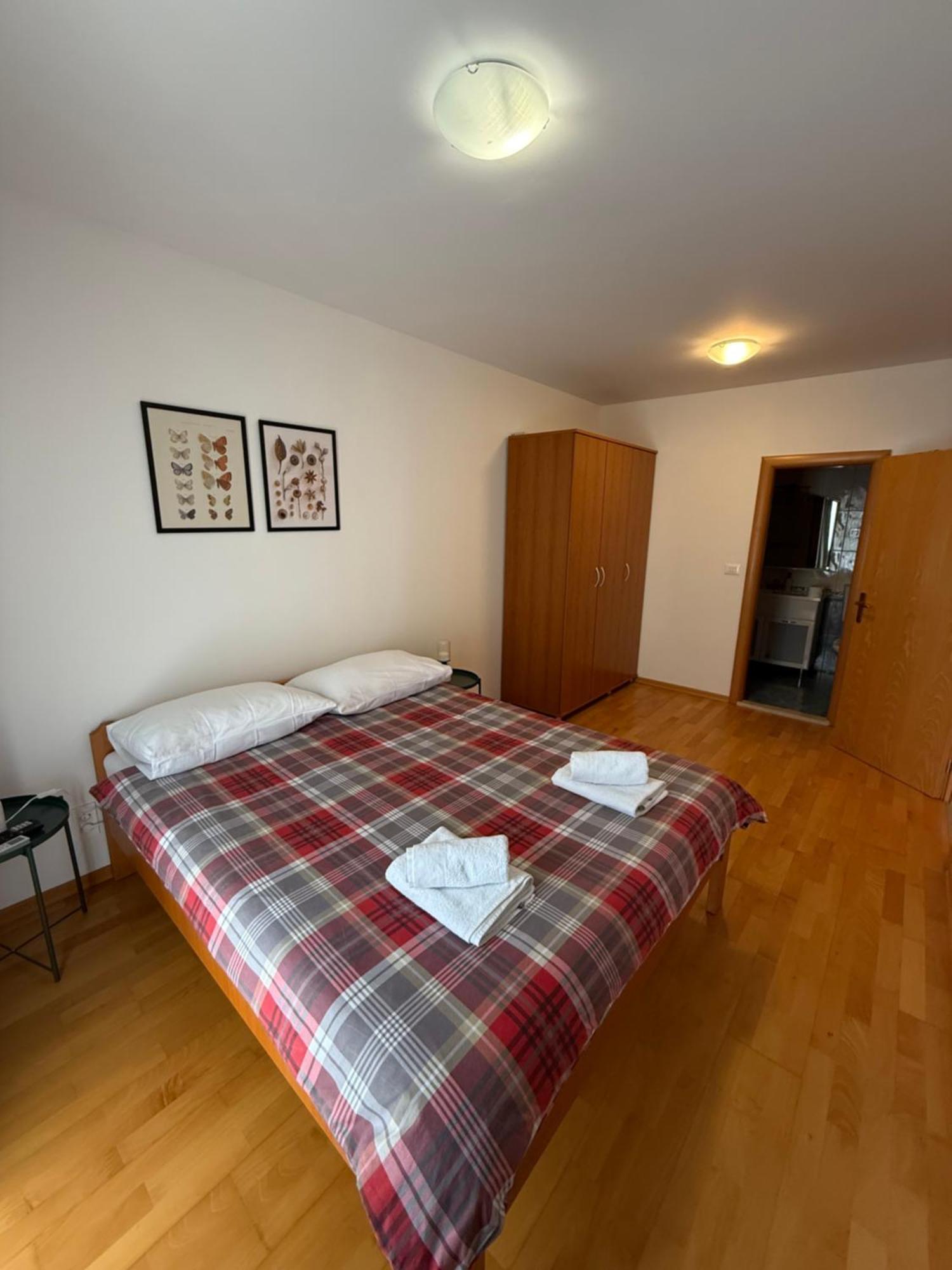 Aurora Luxury Apartment โตรกีร์ ภายนอก รูปภาพ