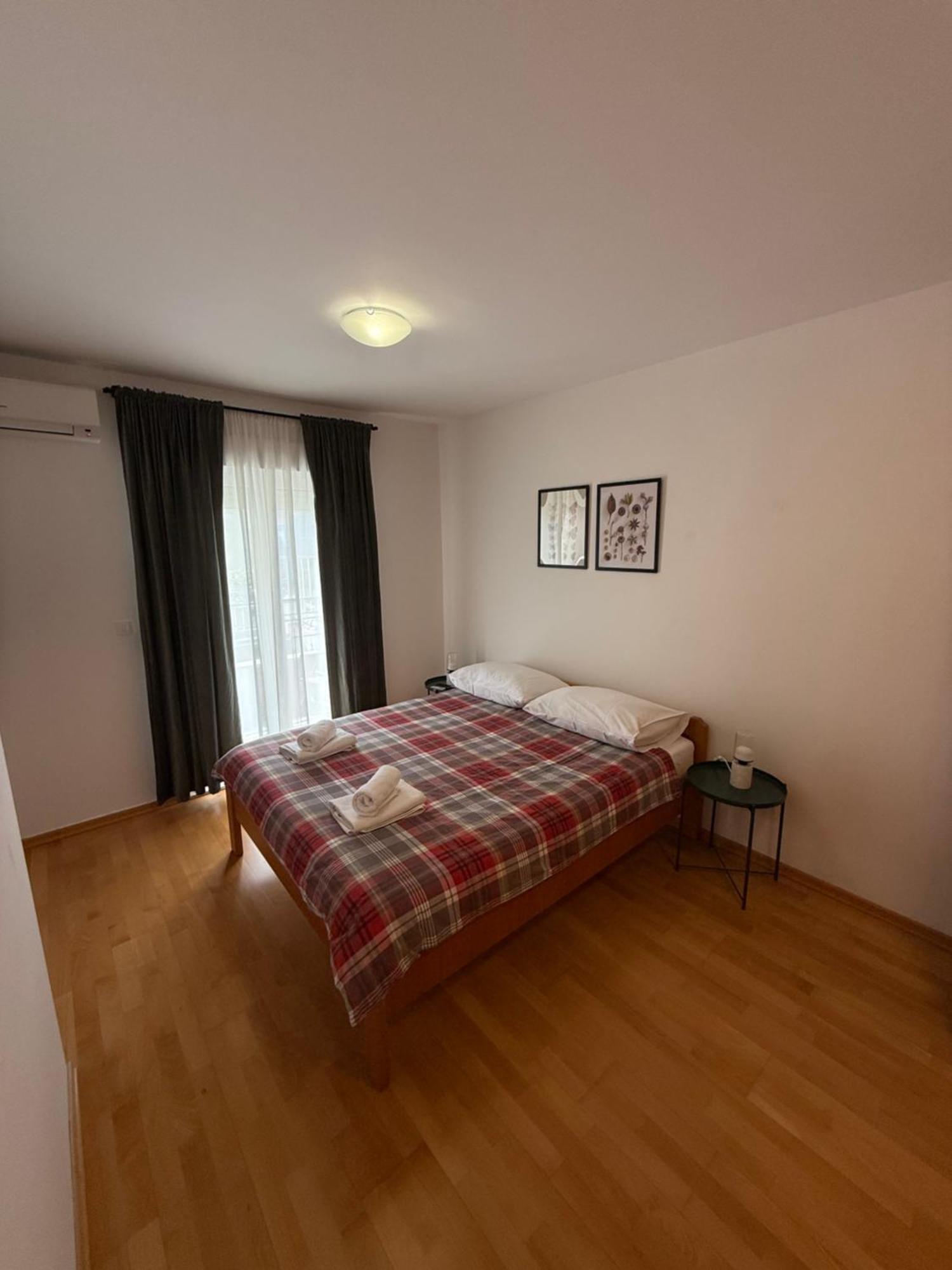 Aurora Luxury Apartment โตรกีร์ ภายนอก รูปภาพ