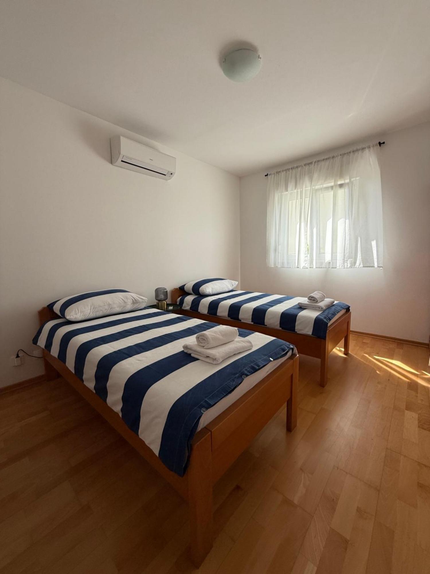 Aurora Luxury Apartment โตรกีร์ ภายนอก รูปภาพ