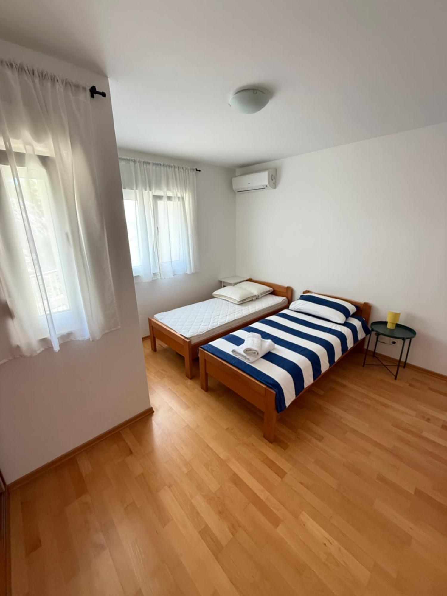 Aurora Luxury Apartment โตรกีร์ ภายนอก รูปภาพ